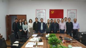 重溫崢嶸歲月，不忘初心使命——房總集團(tuán)舉辦老黨員座談會(huì)